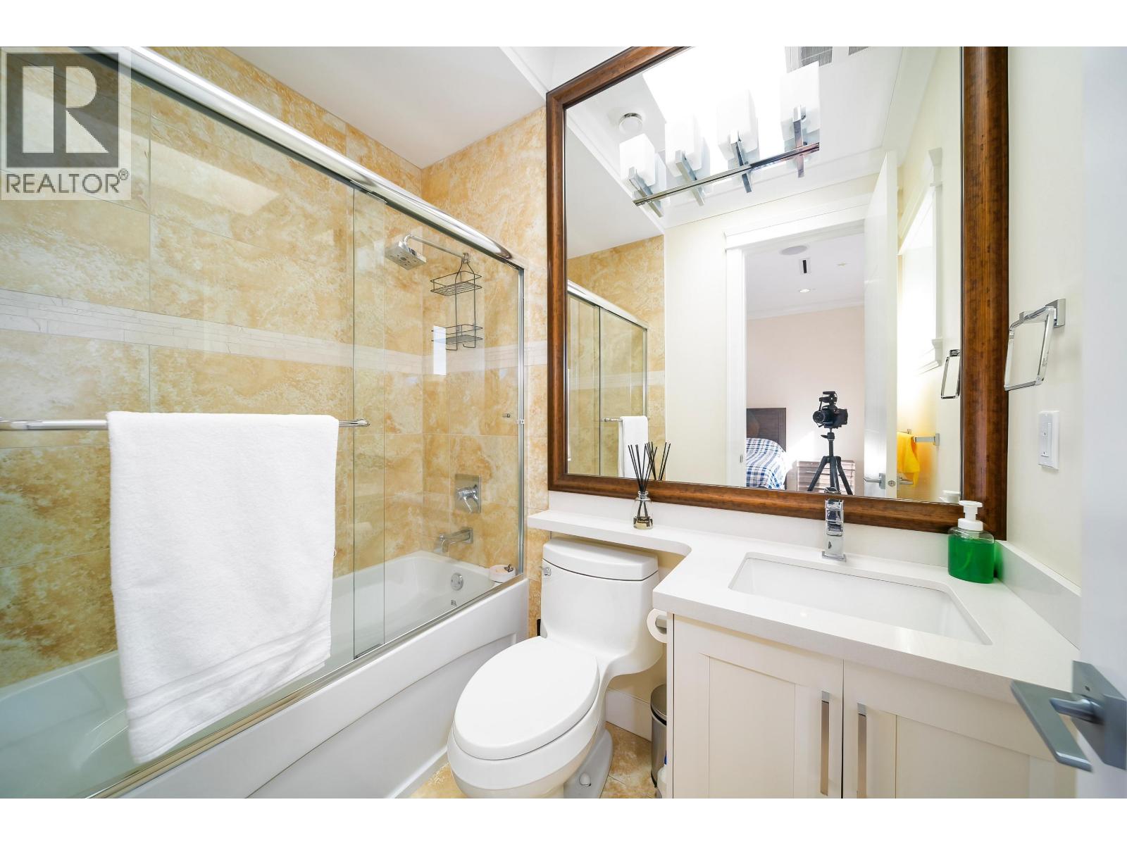 9120 Wellmond Road, Richmond, British Columbia  V7E 1L5 - Photo 11 - R3073938