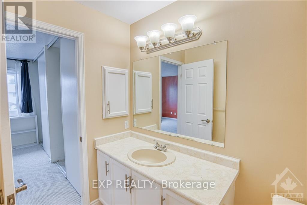 55 Royal Field Crescent, Ottawa, Ontario K2J 4E2 - Photo 11 - X12635098