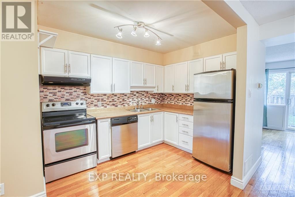 55 Royal Field Crescent, Ottawa, Ontario K2J 4E2 - Photo 2 - X12635098
