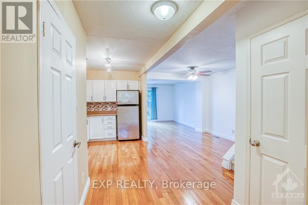 55 Royal Field Crescent, Ottawa, Ontario K2J 4E2 - Photo 5 - X12635098