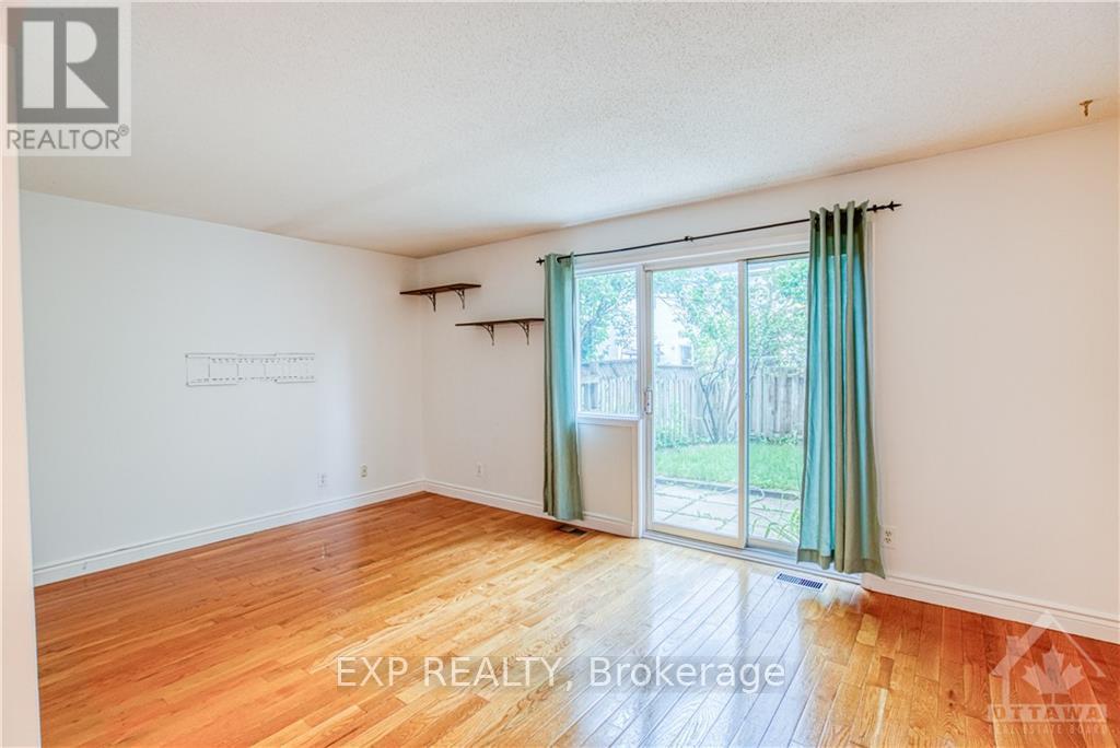 55 Royal Field Crescent, Ottawa, Ontario K2J 4E2 - Photo 6 - X12635098