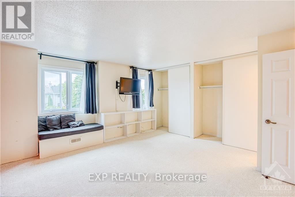 55 Royal Field Crescent, Ottawa, Ontario K2J 4E2 - Photo 7 - X12635098
