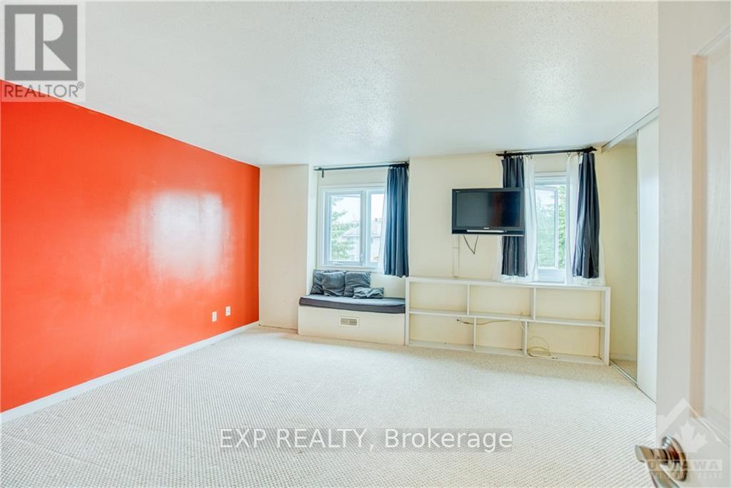 55 Royal Field Crescent, Ottawa, Ontario K2J 4E2 - Photo 8 - X12635098