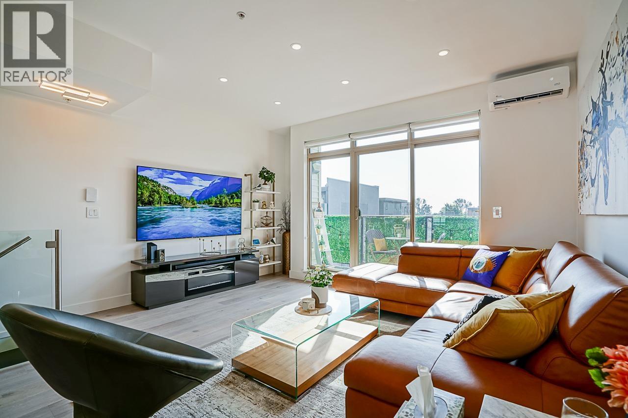 76 728 W 14th Street, North Vancouver, British Columbia  V7M 0A8 - Photo 2 - R3073969