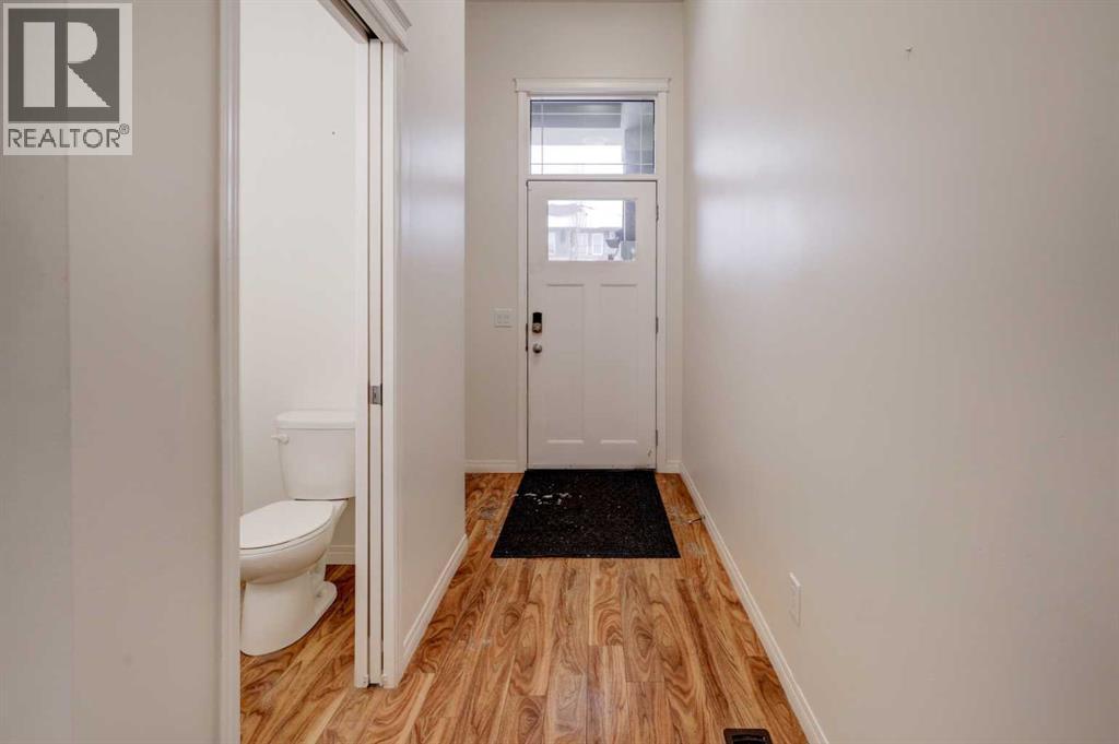 468 Hillcrest Circle Sw, Airdrie, Alberta  T4B 4B3 - Photo 3 - A2262525