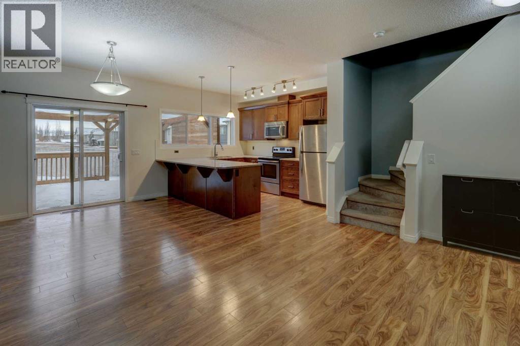 468 Hillcrest Circle Sw, Airdrie, Alberta  T4B 4B3 - Photo 4 - A2262525