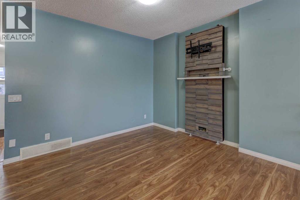 468 Hillcrest Circle Sw, Airdrie, Alberta  T4B 4B3 - Photo 9 - A2262525