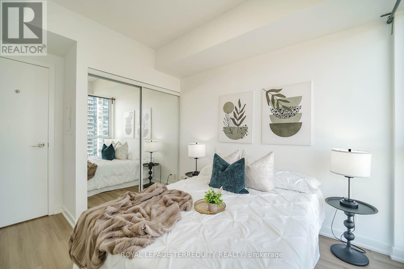 4007 - 2200 Lakeshore Boulevard W, Toronto, Ontario  M8V 1A4 - Photo 20 - W12634622