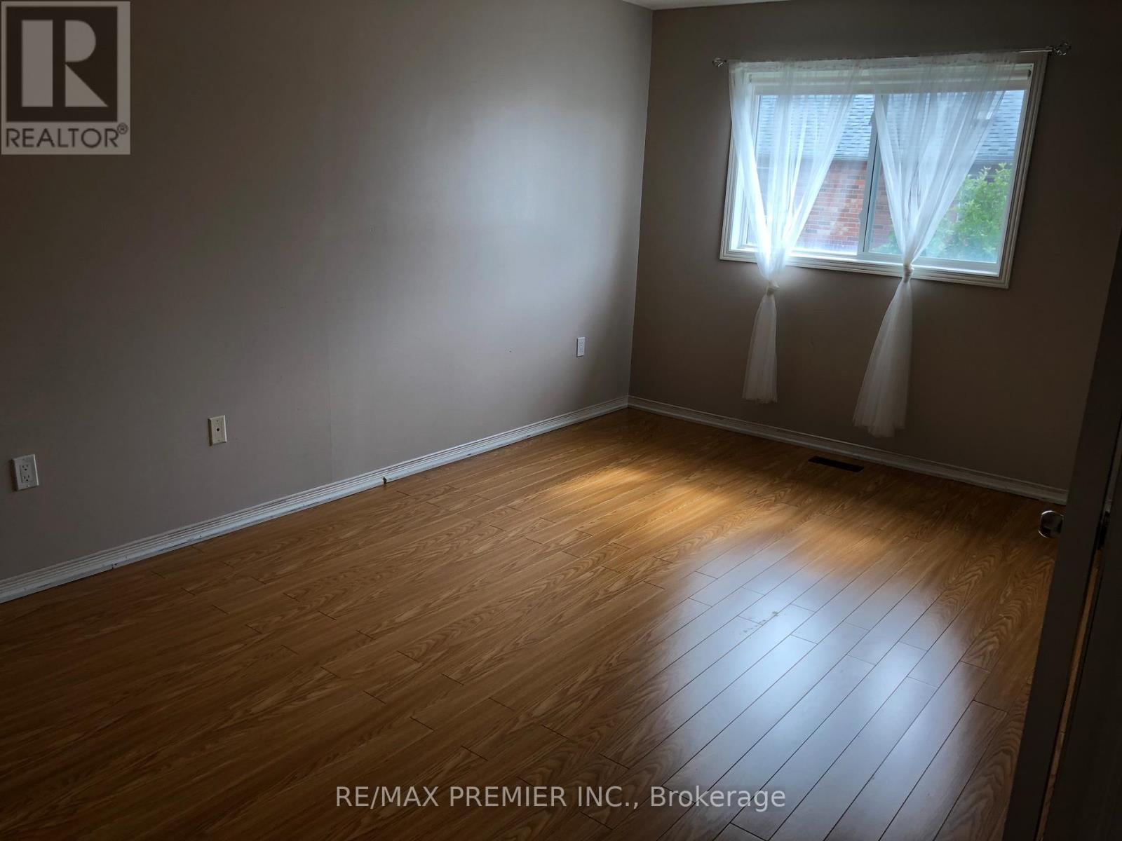 26 Lucerne Drive, Vaughan, Ontario  L4H 2Y2 - Photo 12 - N12635086