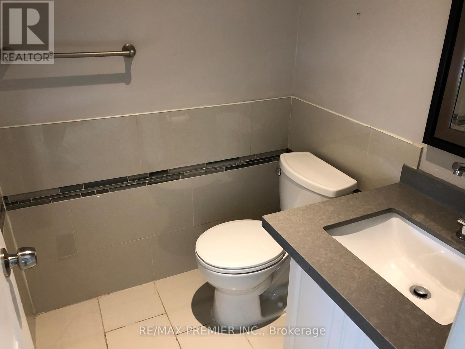 26 Lucerne Drive, Vaughan, Ontario  L4H 2Y2 - Photo 5 - N12635086