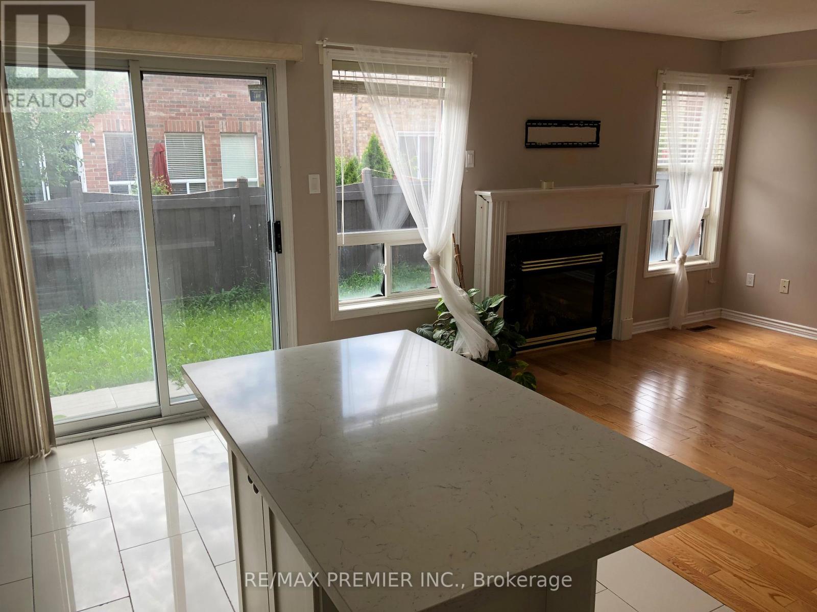 26 Lucerne Drive, Vaughan, Ontario  L4H 2Y2 - Photo 9 - N12635086