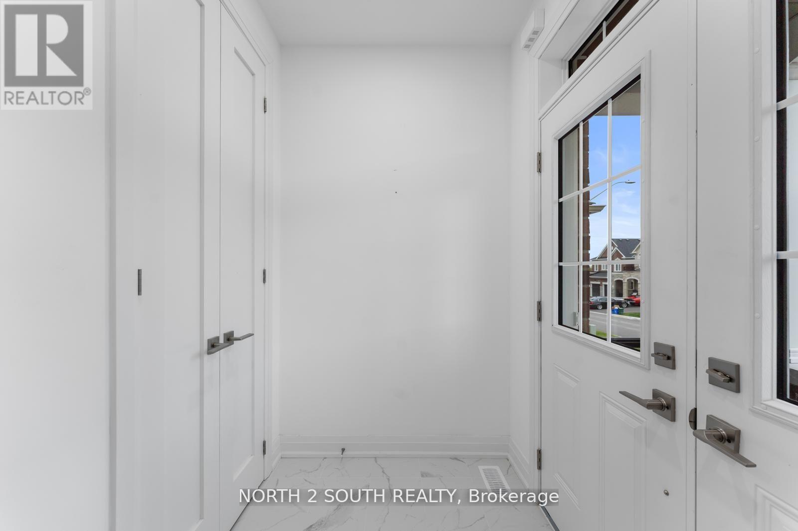 27 Virro Court, Vaughan (West Woodbridge), Ontario  L4H 5G5 - Photo 6 - N12635094