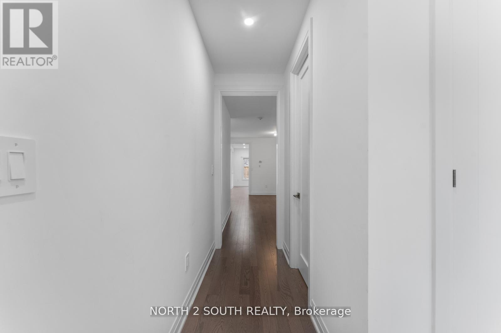 27 Virro Court, Vaughan (West Woodbridge), Ontario  L4H 5G5 - Photo 7 - N12635094