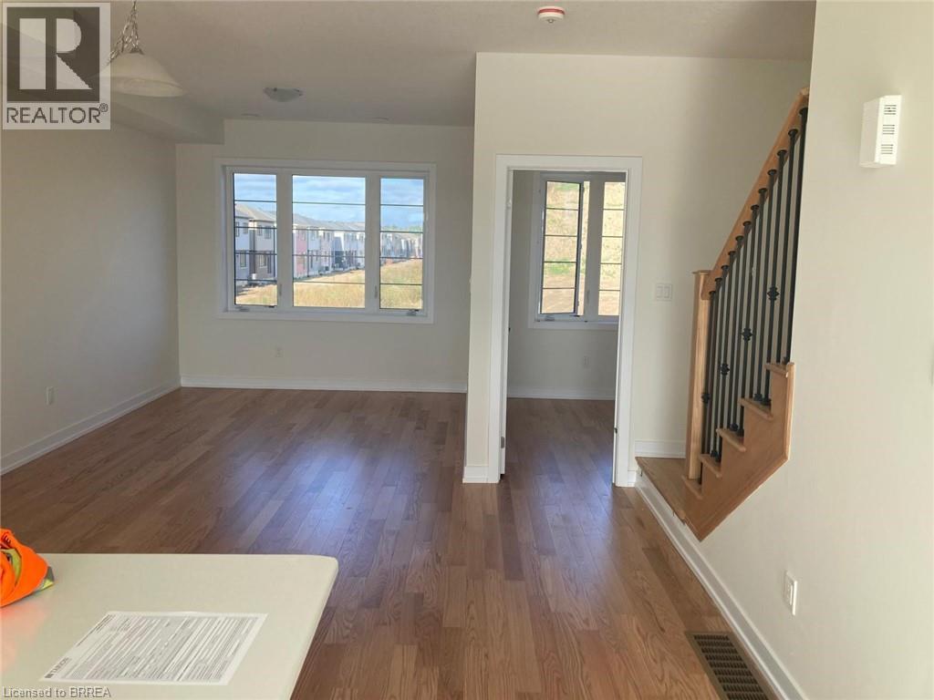 45 Baskett Street, Brantford, Ontario  N3T 0W3 - Photo 5 - 40793882