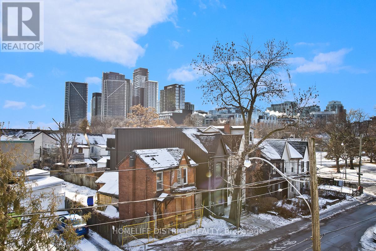 300 - 243 Niagara Street, Toronto, Ontario  M6J 2L7 - Photo 17 - C12355090