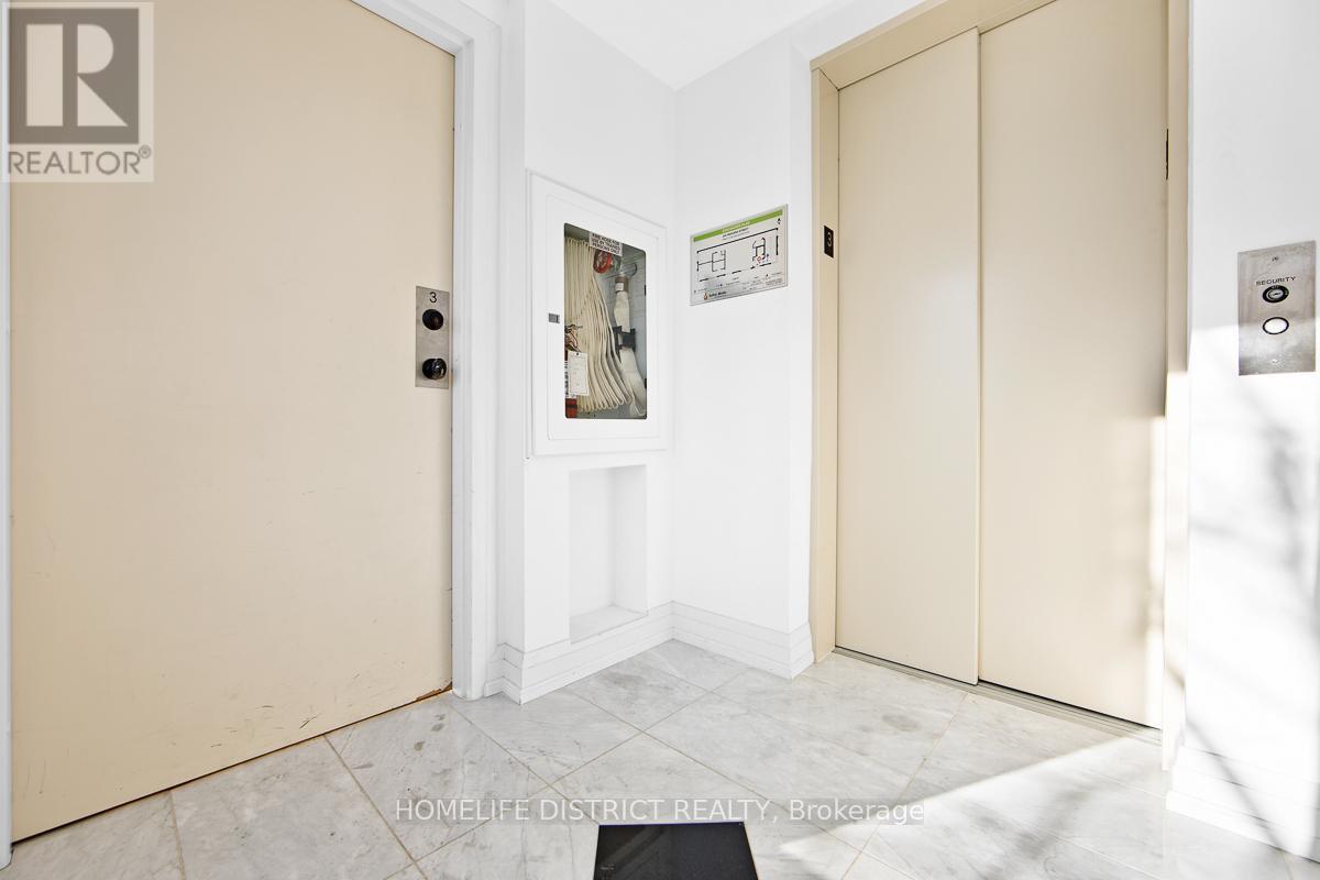 300 - 243 Niagara Street, Toronto, Ontario  M6J 2L7 - Photo 4 - C12355090