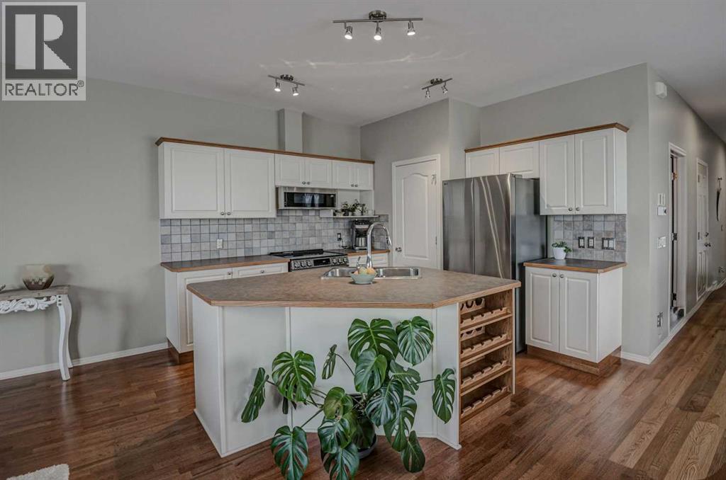 96 Hampstead Green Nw, Calgary, Alberta T3A 6H2 - Photo 5 - A2272960