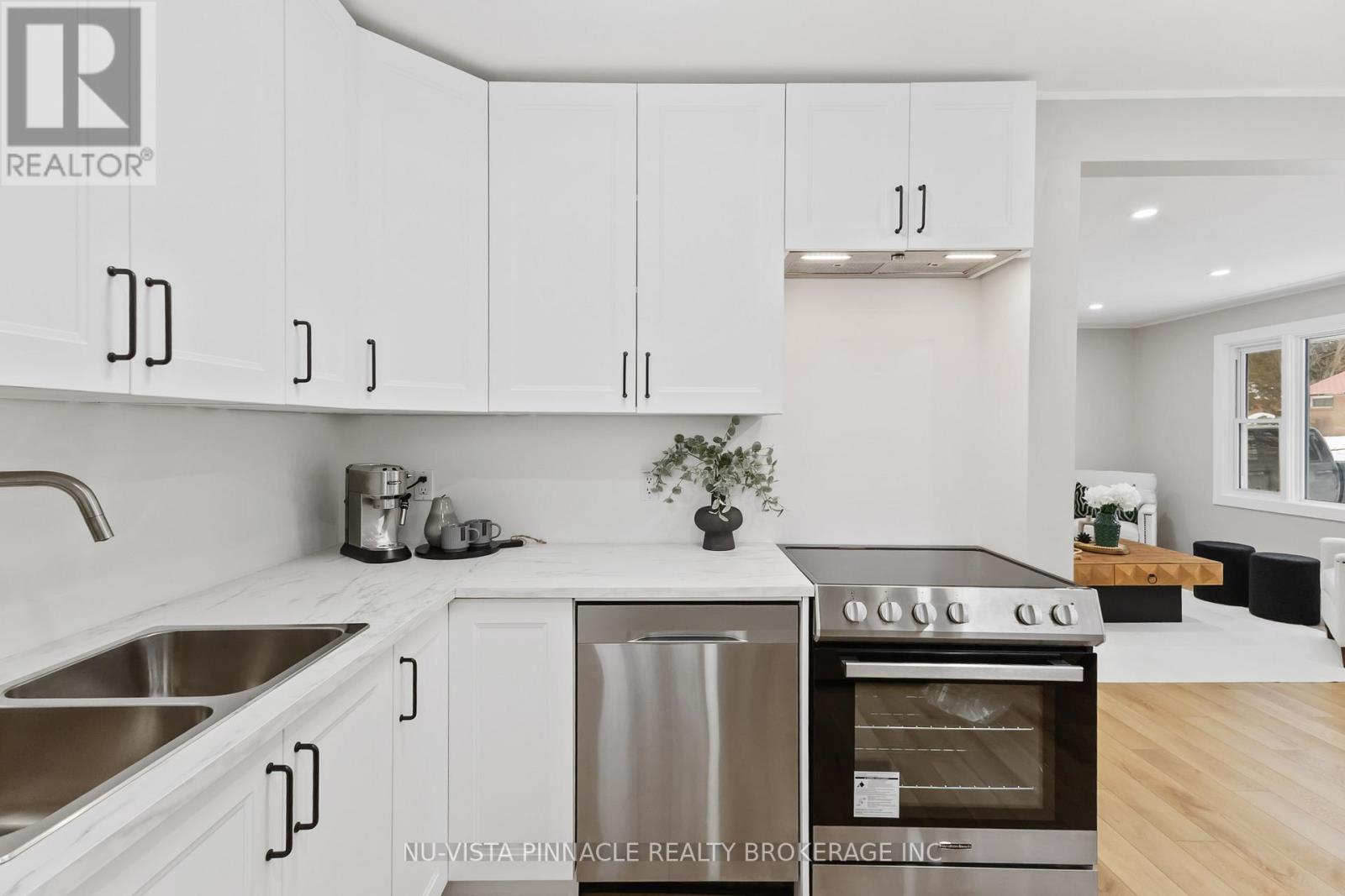 1840 Royal Crescent W, London East, Ontario  N5W 2A8 - Photo 11 - X12635156