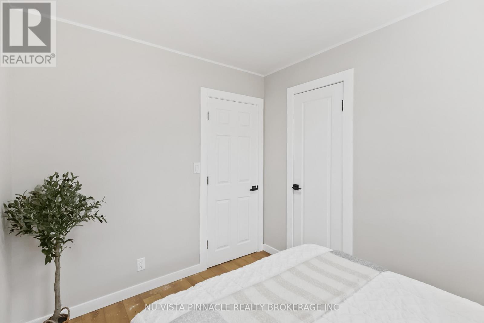 1840 Royal Crescent W, London East, Ontario  N5W 2A8 - Photo 20 - X12635156