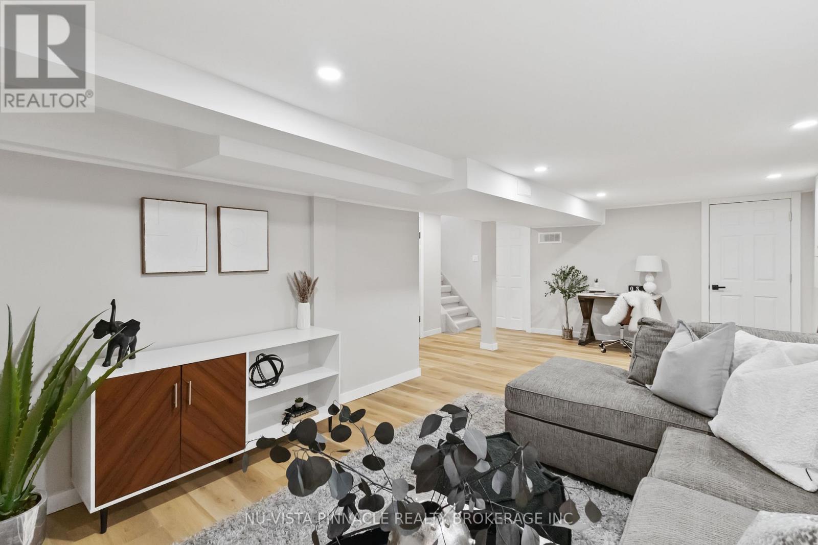 1840 Royal Crescent W, London East, Ontario  N5W 2A8 - Photo 30 - X12635156