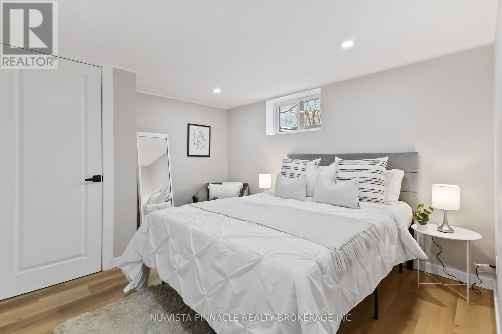 1840 Royal Crescent W, London East, Ontario  N5W 2A8 - Photo 4 - X12635156