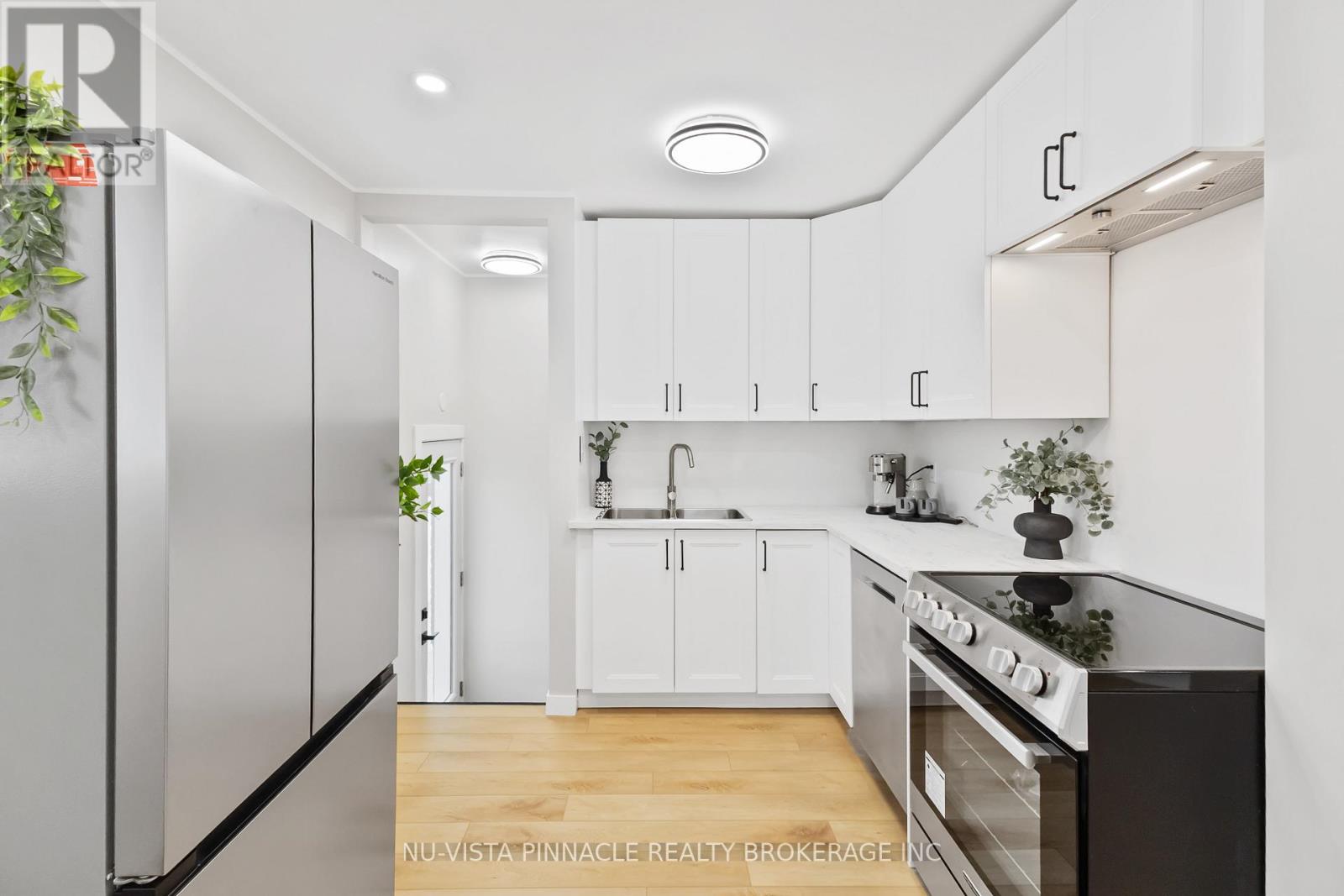 1840 Royal Crescent W, London East, Ontario  N5W 2A8 - Photo 47 - X12635156