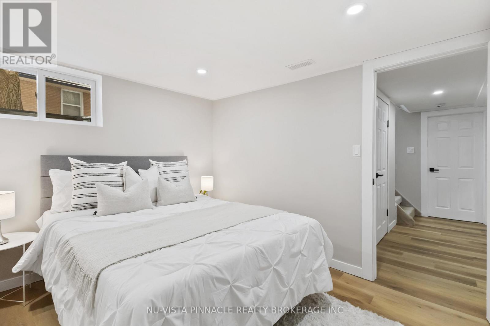 1840 Royal Crescent W, London East, Ontario  N5W 2A8 - Photo 5 - X12635156