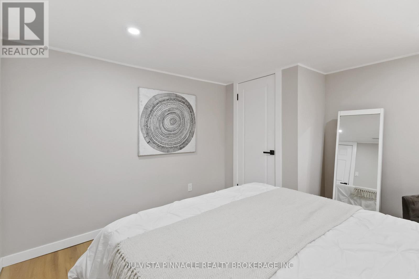 1840 Royal Crescent W, London East, Ontario  N5W 2A8 - Photo 6 - X12635156