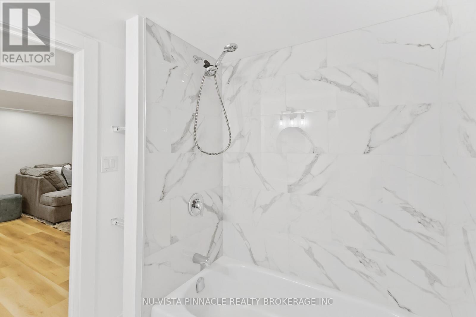 1840 Royal Crescent W, London East, Ontario  N5W 2A8 - Photo 7 - X12635156