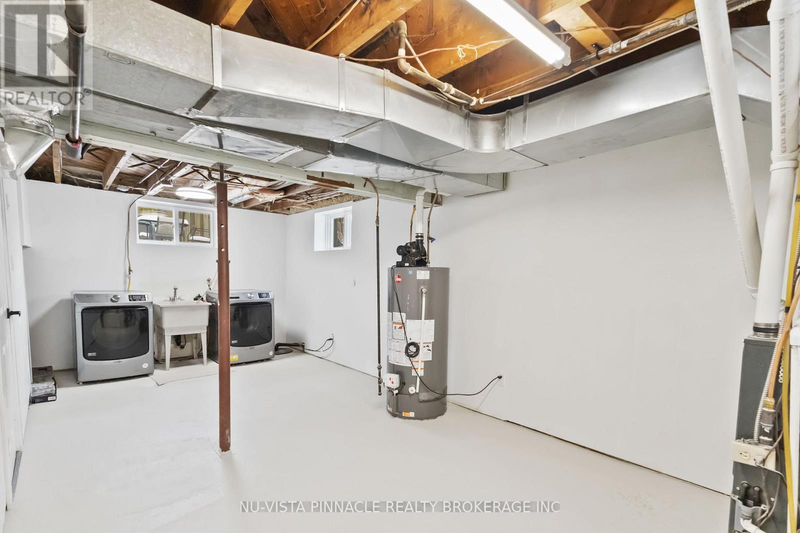 1840 Royal Crescent W, London East, Ontario  N5W 2A8 - Photo 9 - X12635156