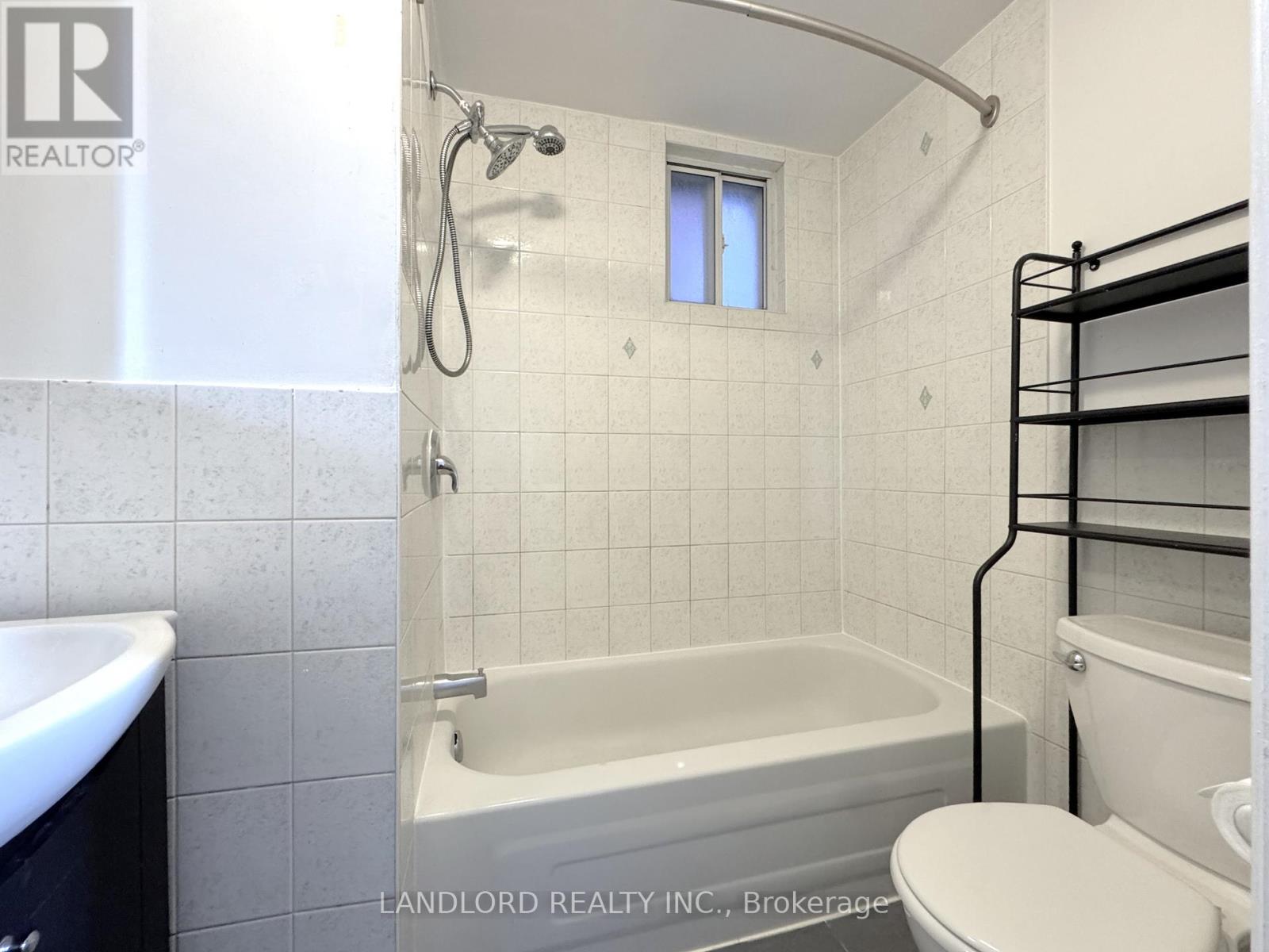 Main - 130 Baldwin Street, Toronto, Ontario  M5T 1L6 - Photo 10 - C12448027