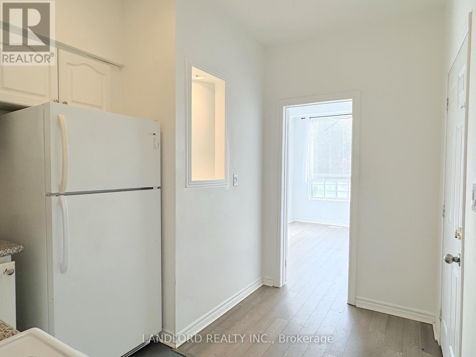 Main - 130 Baldwin Street, Toronto, Ontario  M5T 1L6 - Photo 3 - C12448027