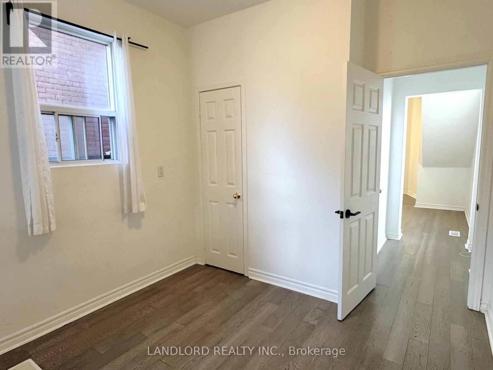 Main - 130 Baldwin Street, Toronto, Ontario  M5T 1L6 - Photo 13 - C12448027