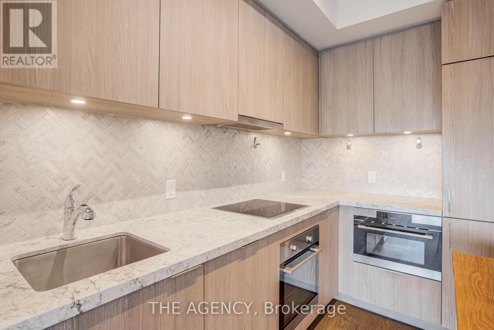 1108 - 158 Front Street E, Toronto (Moss Park), Ontario  M5A 0K9 - Photo 6 - C12635152