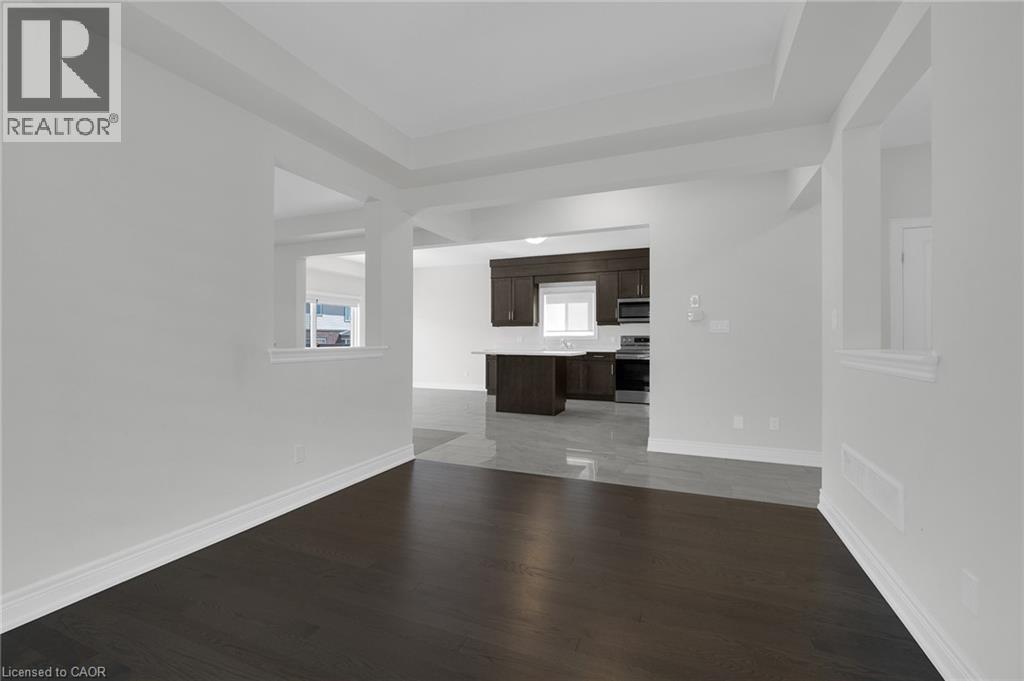 27 Monarch Street, Welland, Ontario  L3C 0E6 - Photo 11 - 40794066