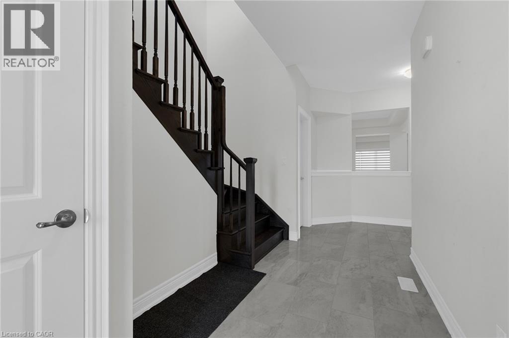 27 Monarch Street, Welland, Ontario  L3C 0E6 - Photo 8 - 40794066