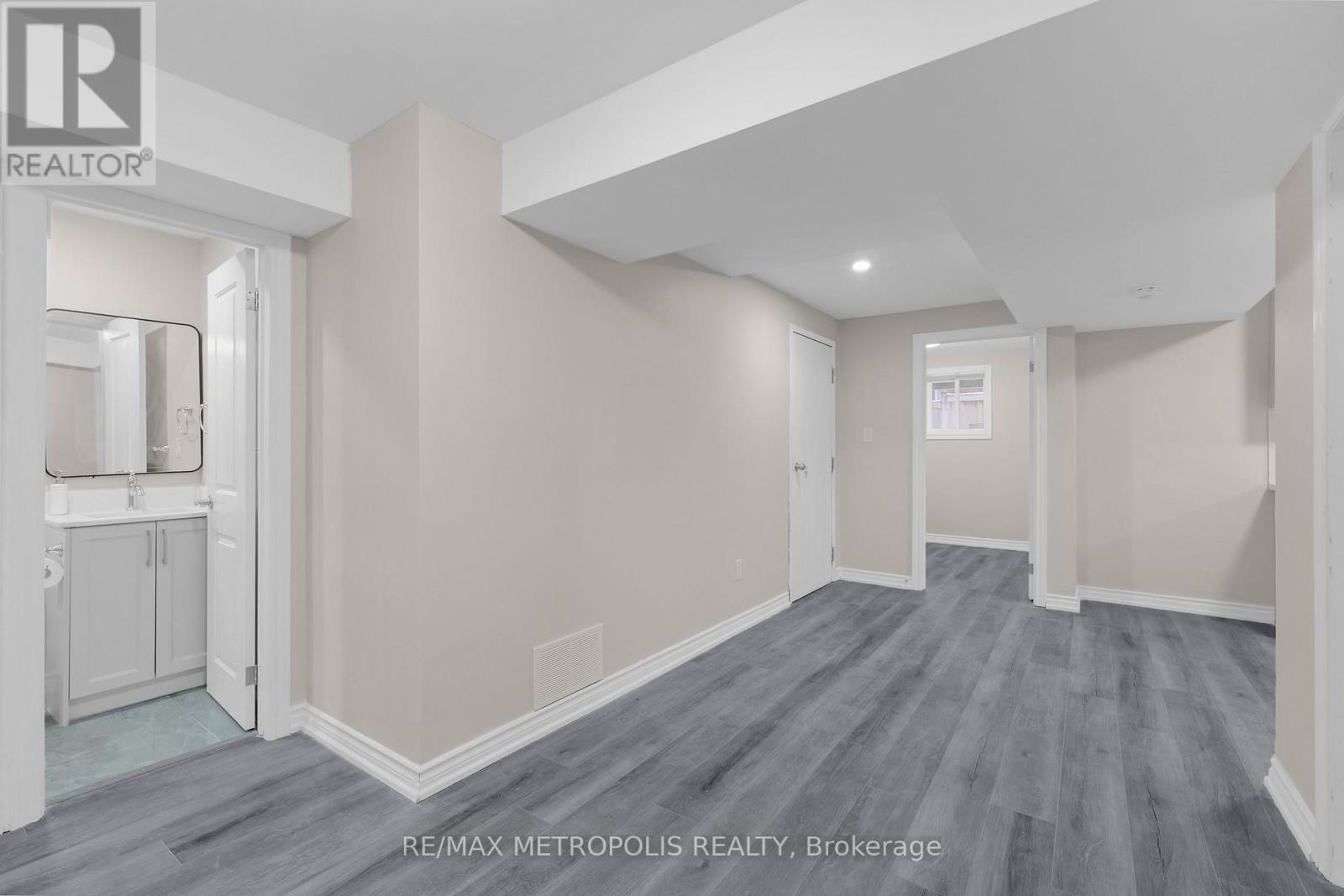 Bsmt - 161 Windfields Farm Drive W, Oshawa (Windfields), Ontario  L1H 7K4 - Photo 3 - E12635134