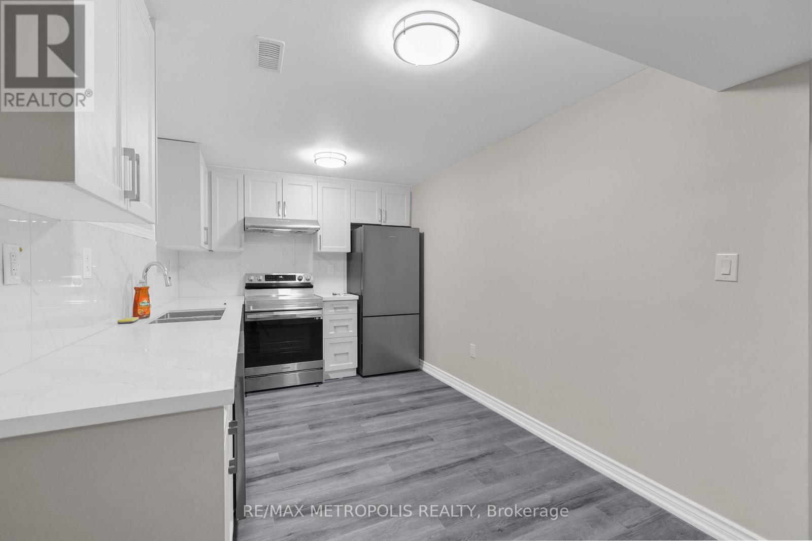 Bsmt - 161 Windfields Farm Drive W, Oshawa (Windfields), Ontario  L1H 7K4 - Photo 7 - E12635134