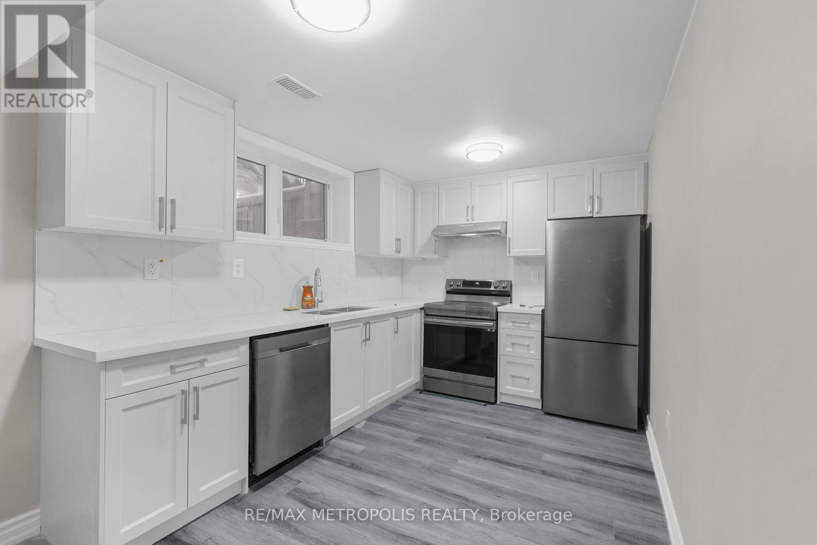 Bsmt - 161 Windfields Farm Drive W, Oshawa (Windfields), Ontario  L1H 7K4 - Photo 8 - E12635134