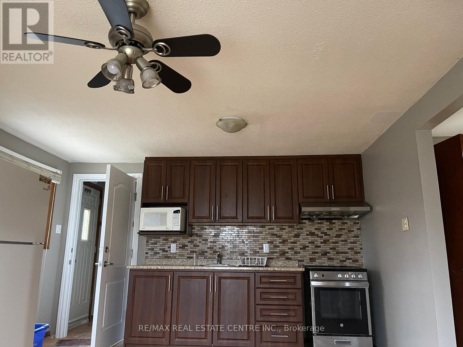 108 Mill Street N, Brampton, Ontario  L6X 2N9 - Photo 2 - W12635142