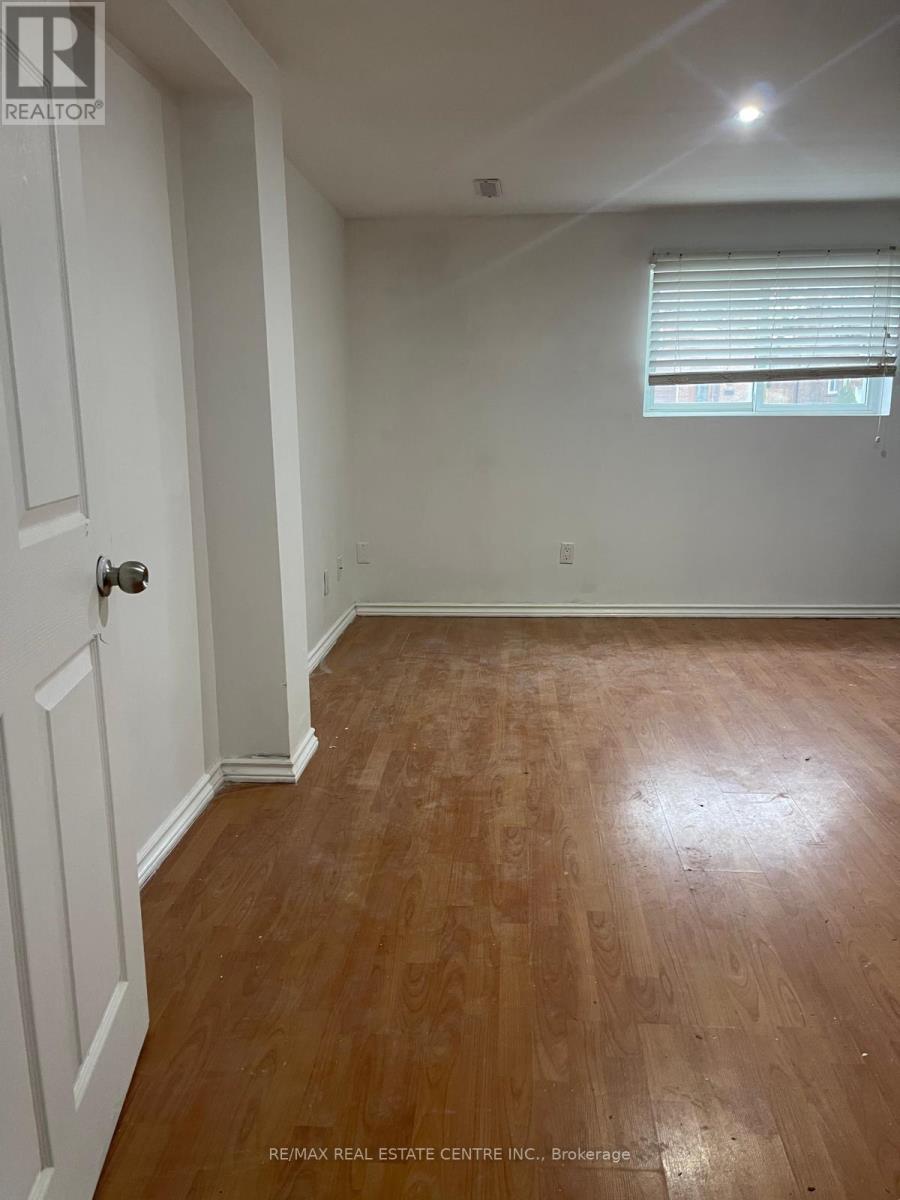 108 Mill Street N, Brampton, Ontario  L6X 2N9 - Photo 6 - W12635142