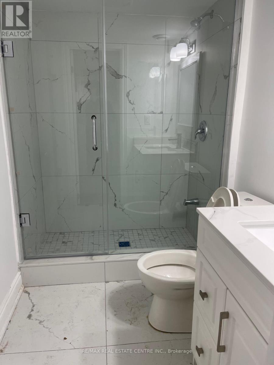 108 Mill Street N, Brampton, Ontario  L6X 2N9 - Photo 8 - W12635142