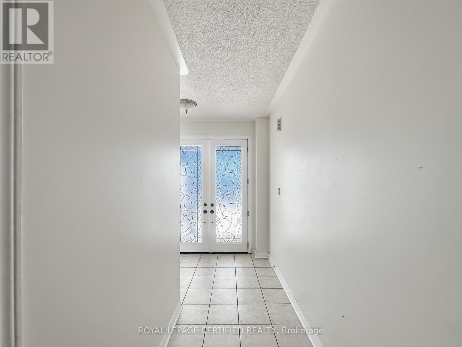 45 Alice Springs Crescent, Brampton, Ontario  L6X 0R7 - Photo 2 - W12635166