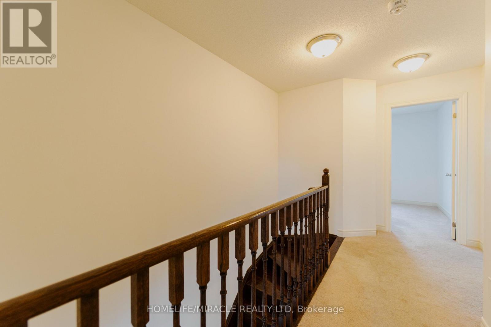 96 - 106 Aspen Hills Road, Brampton (Credit Valley), Ontario  L6Y 6E5 - Photo 10 - W12635174