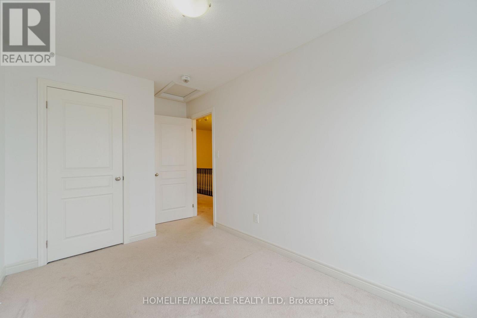 96 - 106 Aspen Hills Road, Brampton (Credit Valley), Ontario  L6Y 6E5 - Photo 16 - W12635174