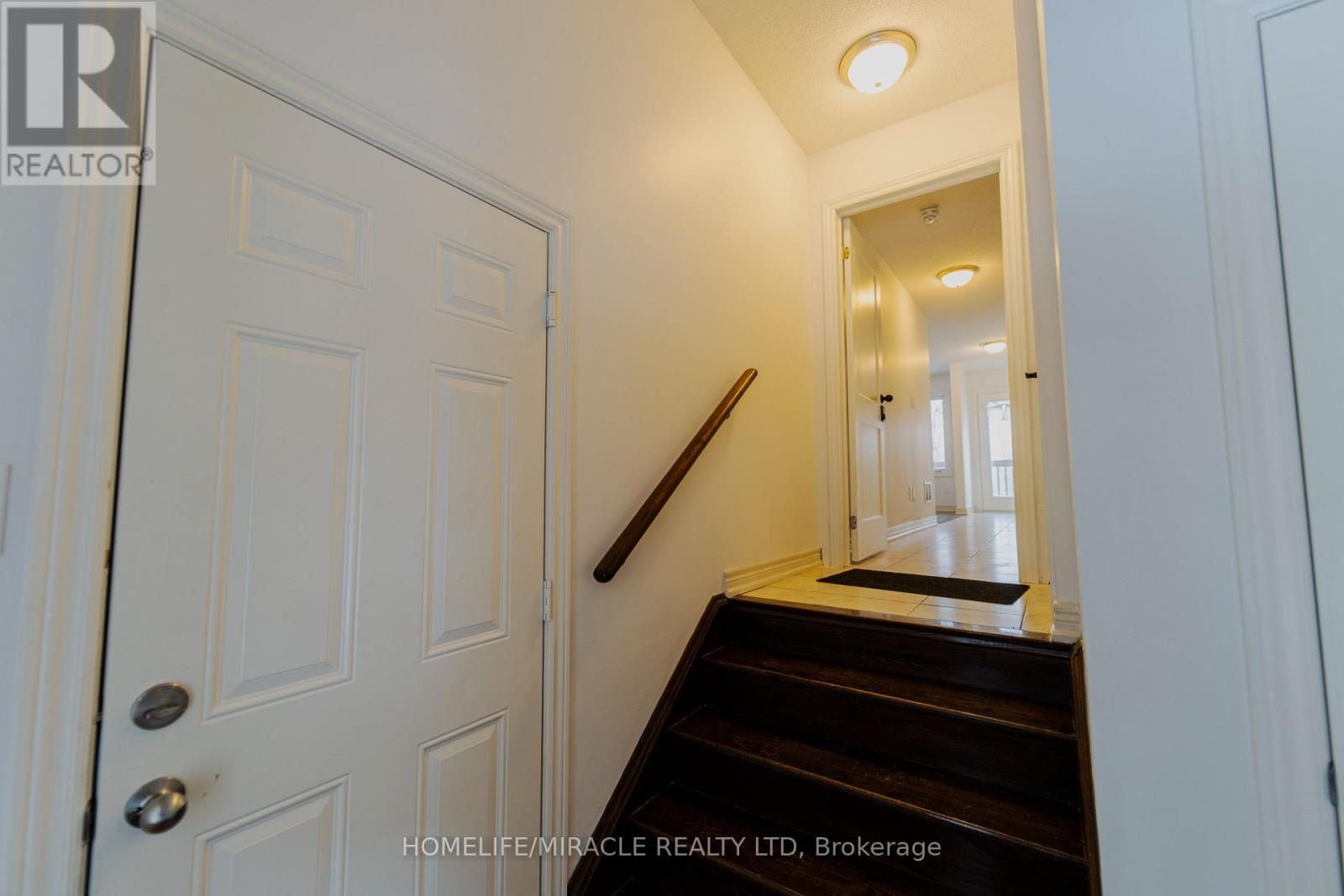 96 - 106 Aspen Hills Road, Brampton (Credit Valley), Ontario  L6Y 6E5 - Photo 23 - W12635174