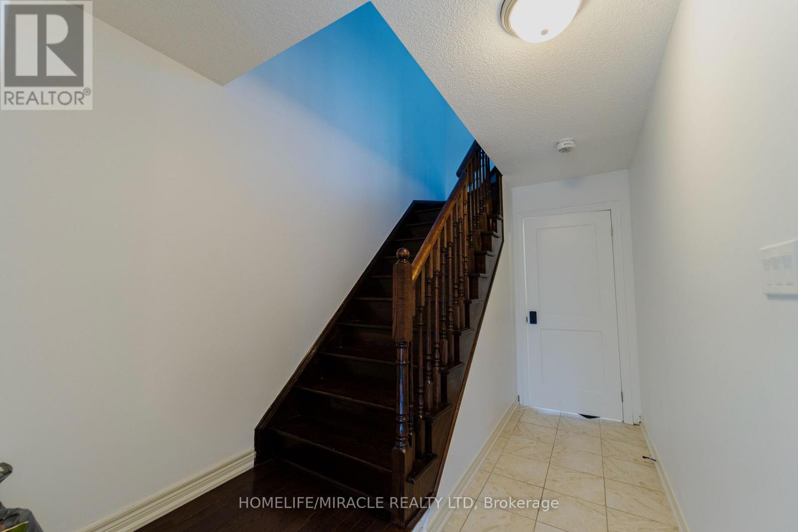 96 - 106 Aspen Hills Road, Brampton (Credit Valley), Ontario  L6Y 6E5 - Photo 25 - W12635174