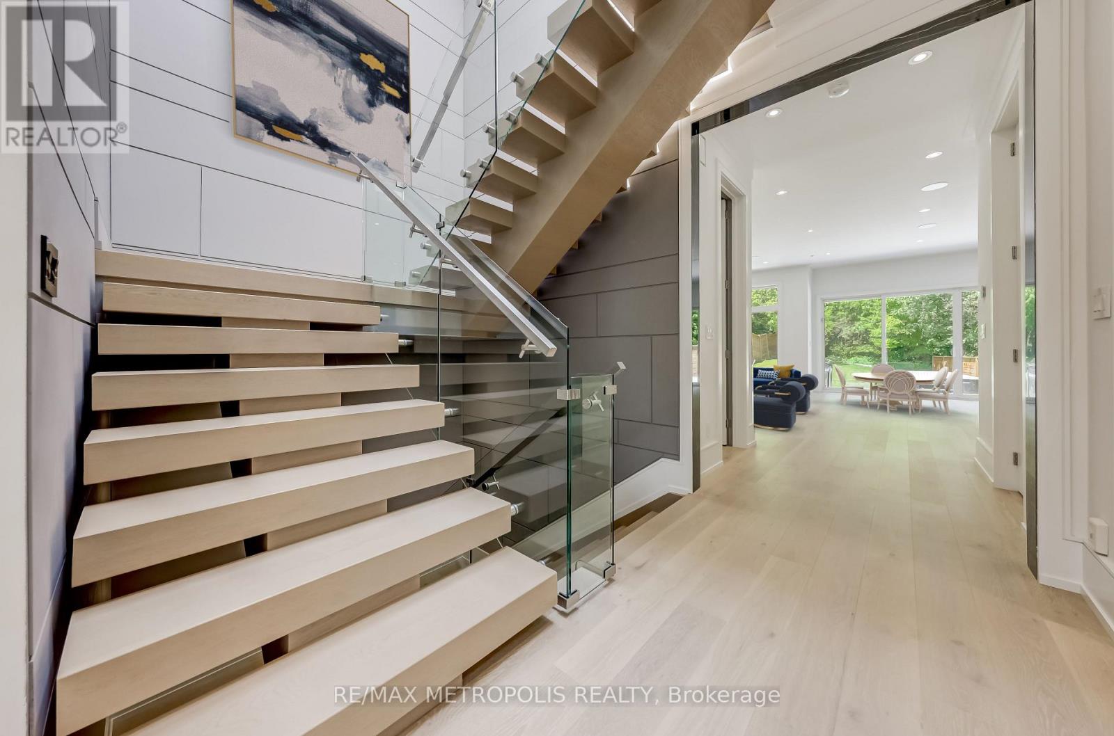 12 Bearwood Drive, Toronto (Edenbridge-Humber Valley), Ontario  M9A 4G4 - Photo 18 - W12635176