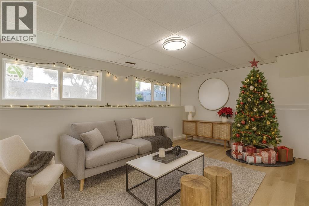 1304 Lake Sylvan Drive Se, Calgary, Alberta  T2J 4C8 - Photo 2 - A2270809