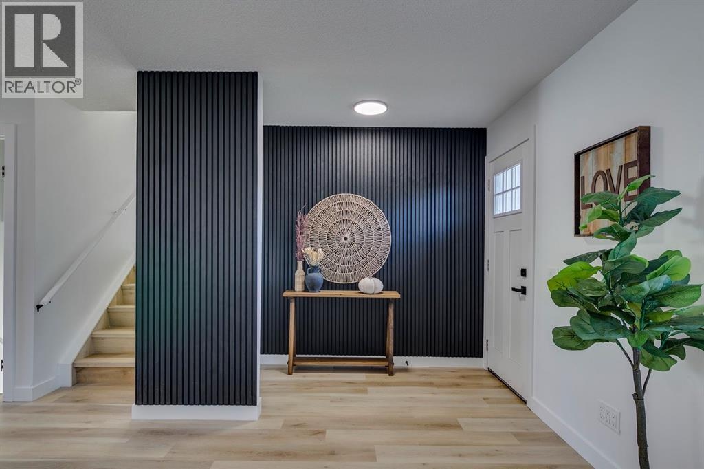 1304 Lake Sylvan Drive Se, Calgary, Alberta  T2J 4C8 - Photo 6 - A2270809